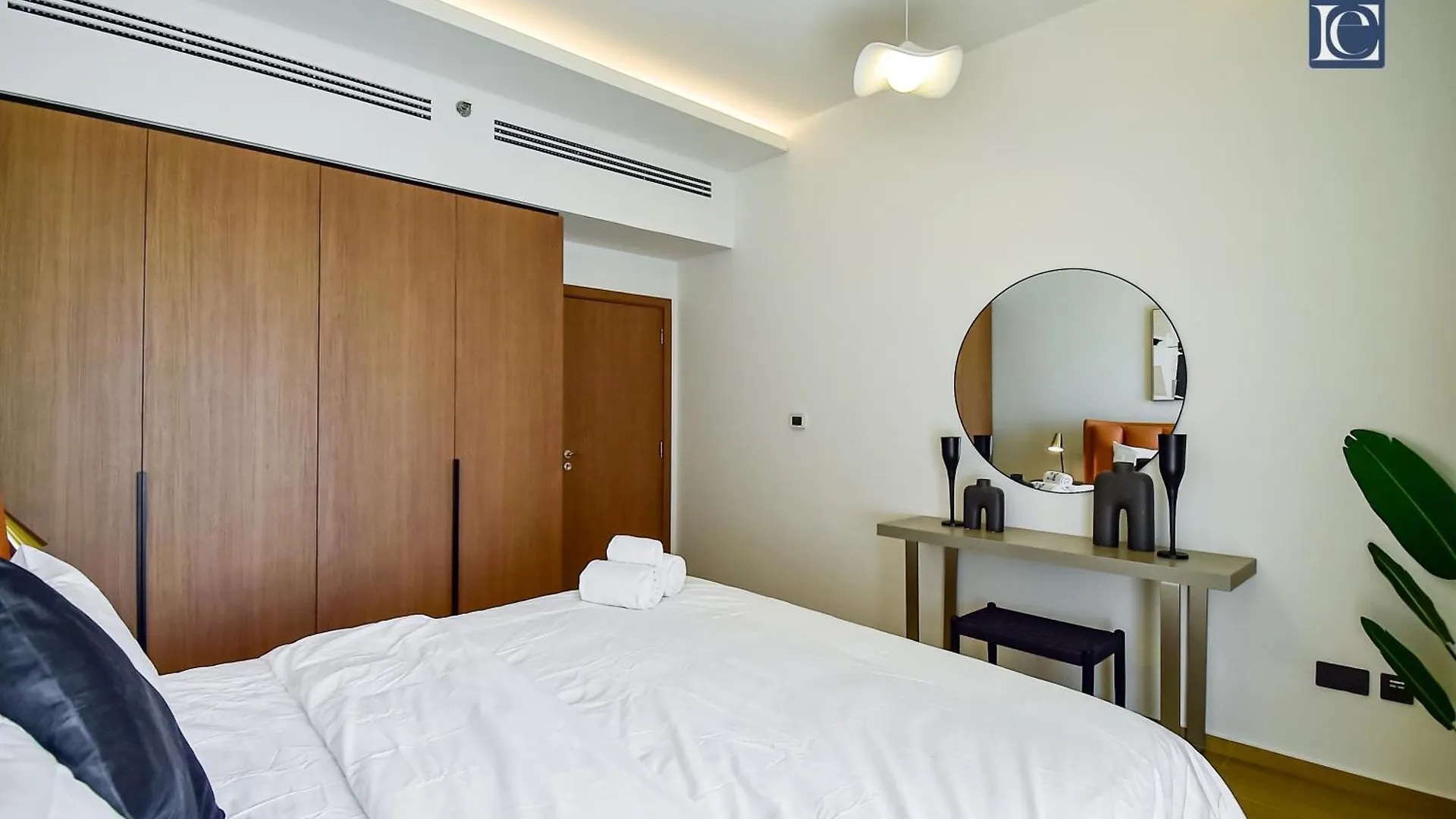 Luxury Escapes - Luxurious 2-Bedroom Apartment With Stunning Lake Views In Jbr Dubai United Arab Emirates