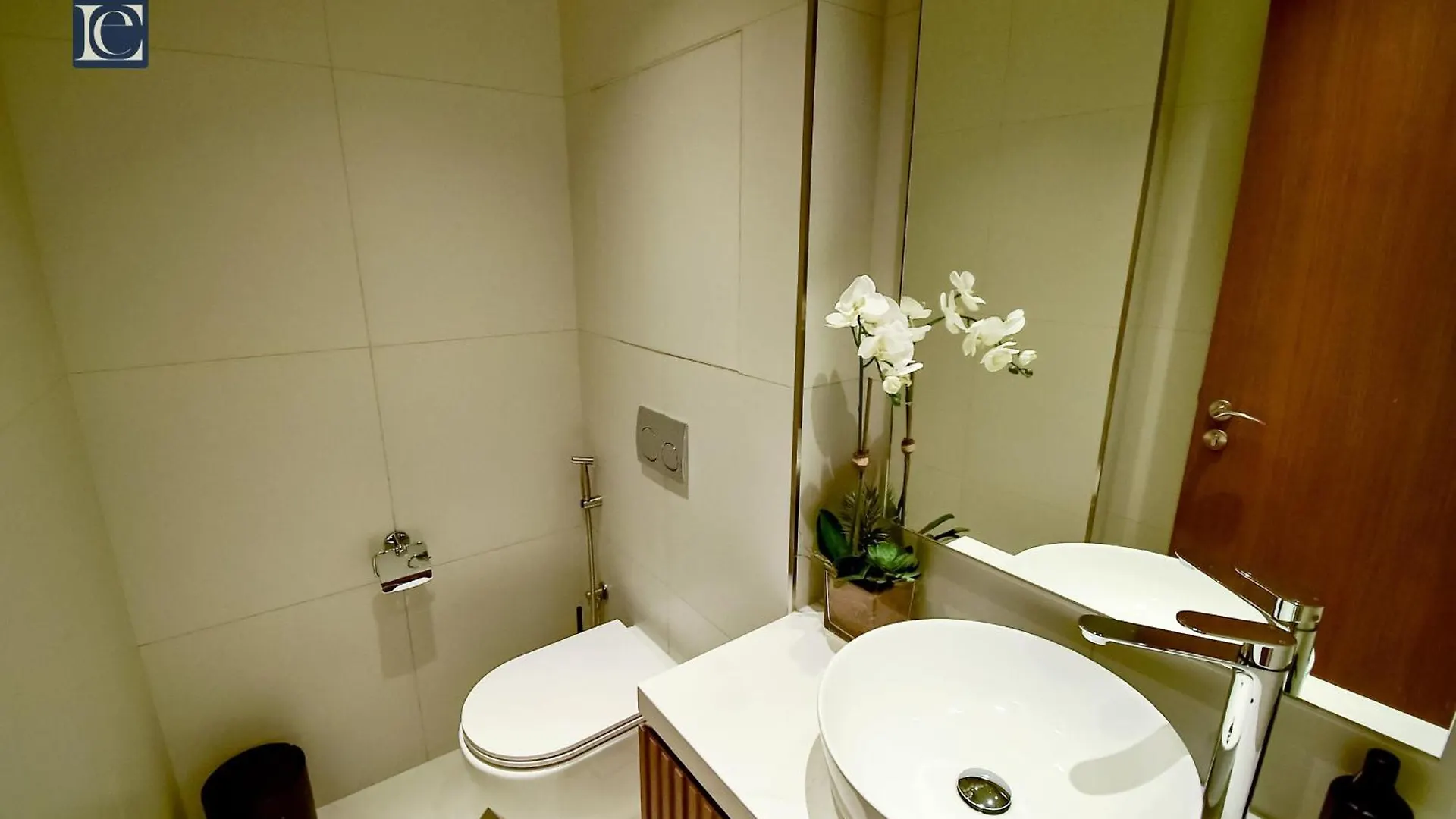 Luxury Escapes - Luxurious 2-Bedroom Apartment With Stunning Lake Views In Jbr Dubai